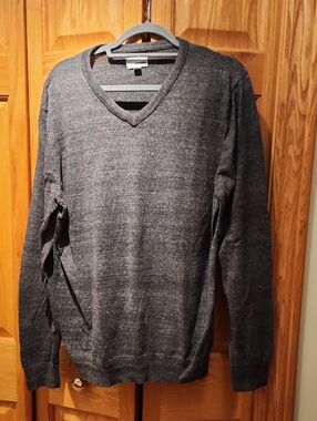 Sonoma Men's V-Neck Sweater in Charcoal Heather